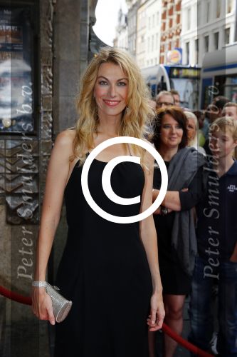 Amsterdam 14 juli 2015  
Premiere de Reunie in Tuschinski met in de hoofdrollen Daan Schuurmans en Thekla Reuten.
Thekla is zwanger en haar vriend Gijs Naber is er ook alsmede de zwangere Bracha v Doesburgh.
Susan Smit