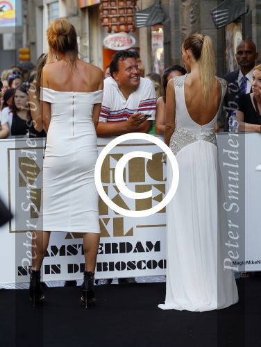 Amsterdam 1 juli 2015
Premiere Magic Mike XXL in Tuschinski in aanwezigheid van de cast met Channing Tatum Matt Bomer Joe Manganiello Adam RodriguezAmber Heard Jada Pinkett Smith en regisseur Gregory Jacobs. Sylvia Geersen en Kim Feenstra
