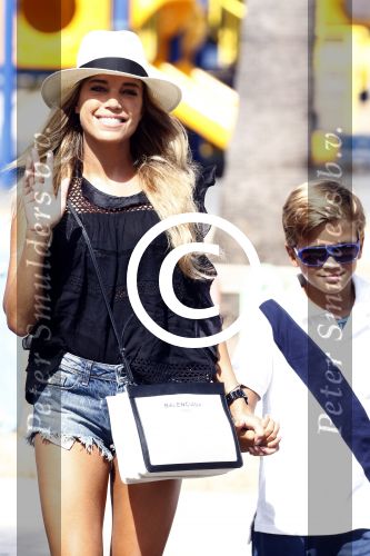 ibiza 5 augustus 2015
Sylvie Meis en Damian v d Vaart op ibiza de dag naar het uitgaan van de relatie met Momo