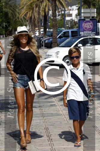 ibiza 5 augustus 2015
Sylvie Meis en Damian v d Vaart op ibiza de dag naar het uitgaan van de relatie met Momo
