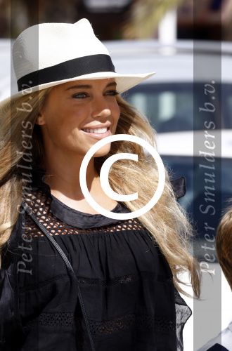 ibiza 5 augustus 2015
Sylvie Meis en Damian v d Vaart op ibiza de dag naar het uitgaan van de relatie met Momo