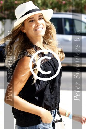 ibiza 5 augustus 2015
Sylvie Meis en Damian v d Vaart op ibiza de dag naar het uitgaan van de relatie met Momo