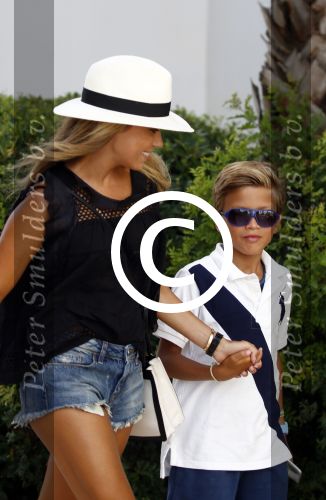 ibiza 5 augustus 2015
Sylvie Meis en Damian v d Vaart op ibiza de dag naar het uitgaan van de relatie met Momo