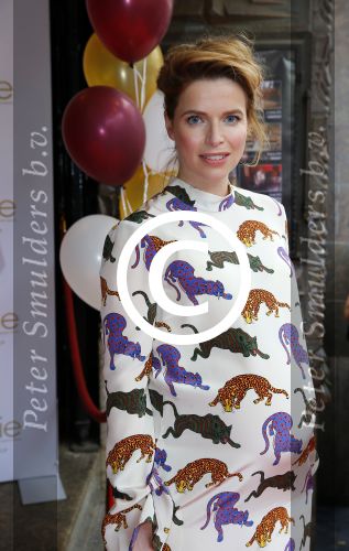 Amsterdam 14 juli 2015  
Premiere de Reunie in Tuschinski met in de hoofdrollen Daan Schuurmans en Thekla Reuten.
Thekla is zwanger en haar vriend Gijs Naber is er ook alsmede de zwangere Bracha v Doesburgh.