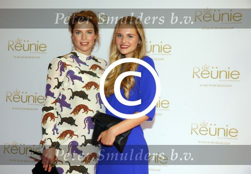 Amsterdam 14 juli 2015  
Premiere de Reunie in Tuschinski met in de hoofdrollen Daan Schuurmans en Thekla Reuten.
Thekla is zwanger en haar vriend Gijs Naber is er ook alsmede de zwangere Bracha v Doesburgh.