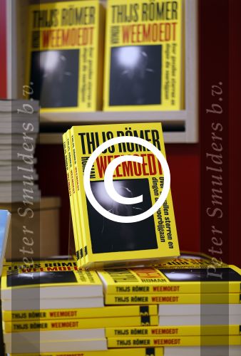 Amsterdam 12 juni 2015 
Presentatie boek Thijs Romer en nieuwe tijdschrift Wendy v Dijk. Ook Katja Schuurman is aanwezig alsmede de ouders en broer van Thijs.  De presentatie was in het nieuwe pand van Scheltema aan het Rokin