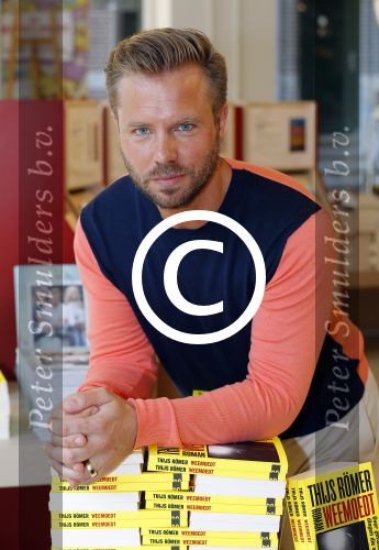 Amsterdam 12 juni 2015 
Presentatie boek Thijs Romer en nieuwe tijdschrift Wendy v Dijk. Ook Katja Schuurman is aanwezig alsmede de ouders en broer van Thijs.  De presentatie was in het nieuwe pand van Scheltema aan het Rokin
