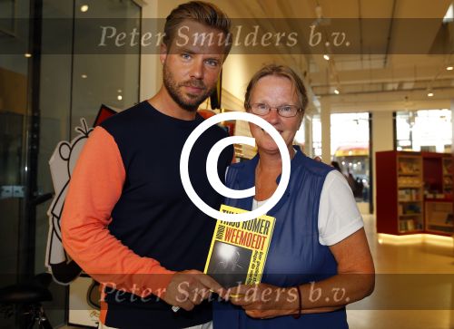Amsterdam 12 juni 2015 
Presentatie boek Thijs Romer en nieuwe tijdschrift Wendy v Dijk. Ook Katja Schuurman is aanwezig alsmede de ouders en broer van Thijs.  De presentatie was in het nieuwe pand van Scheltema aan het Rokin