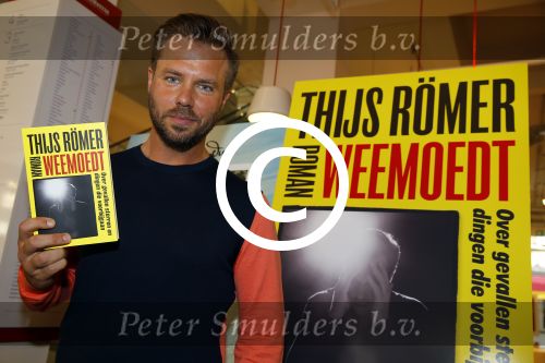 Amsterdam 12 juni 2015 
Presentatie boek Thijs Romer en nieuwe tijdschrift Wendy v Dijk. Ook Katja Schuurman is aanwezig alsmede de ouders en broer van Thijs.  De presentatie was in het nieuwe pand van Scheltema aan het Rokin