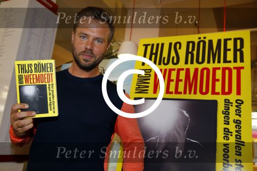 Amsterdam 12 juni 2015 
Presentatie boek Thijs Romer en nieuwe tijdschrift Wendy v Dijk. Ook Katja Schuurman is aanwezig alsmede de ouders en broer van Thijs.  De presentatie was in het nieuwe pand van Scheltema aan het Rokin