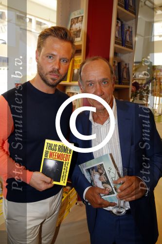 Amsterdam 12 juni 2015 
Presentatie boek Thijs Romer en nieuwe tijdschrift Wendy v Dijk. Ook Katja Schuurman is aanwezig alsmede de ouders en broer van Thijs.  De presentatie was in het nieuwe pand van Scheltema aan het Rokin