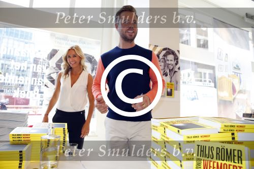 Amsterdam 12 juni 2015 
Presentatie boek Thijs Romer en nieuwe tijdschrift Wendy v Dijk. Ook Katja Schuurman is aanwezig alsmede de ouders en broer van Thijs.  De presentatie was in het nieuwe pand van Scheltema aan het Rokin