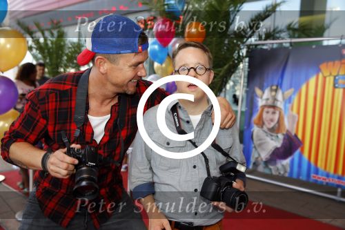Rotterdam 9 augustus 2015
Edwin Smulders Johnny de Mol en Tomas v d Broek tijdens opnames van het rtl programma Down met Johnny. We gingen naar de premiere naar Wickie de Viking in het nieuwe Luxor.