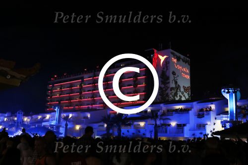 ibiza 1 augustus 2015
Armin v Buuren treedt op met zijn state of trance show in hotel Ushuaia op ibiza