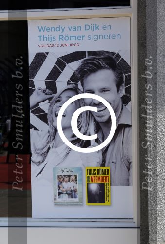 Amsterdam 12 juni 2015 
Presentatie boek Thijs Romer en nieuwe tijdschrift Wendy v Dijk. Ook Katja Schuurman is aanwezig alsmede de ouders en broer van Thijs.  De presentatie was in het nieuwe pand van Scheltema aan het Rokin
