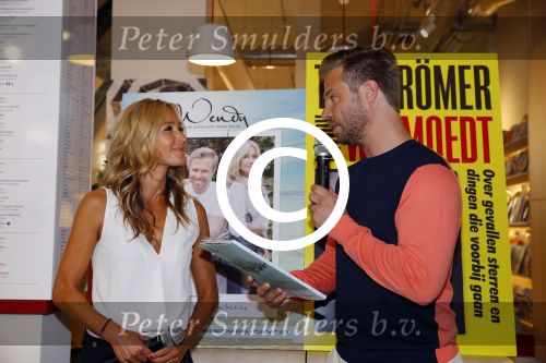 Amsterdam 12 juni 2015 
Presentatie boek Thijs Romer en nieuwe tijdschrift Wendy v Dijk. Ook Katja Schuurman is aanwezig alsmede de ouders en broer van Thijs.  De presentatie was in het nieuwe pand van Scheltema aan het Rokin