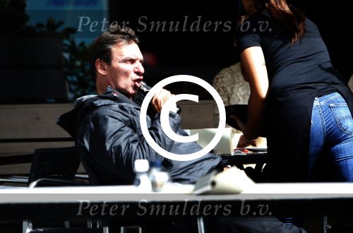 Amsterdam, 12 Augustus 2013
Willem Holleeder met een glaasje op cola op terras Amsterdam