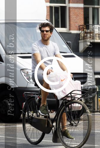 Amsterdam 2 juli 2015 
 William Spaaij op de fiets