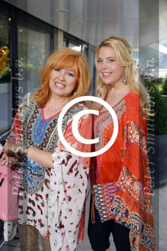 Scheveningen 15 juni 2015
Societylunch 2015 . Yvonne Keeley met dochter