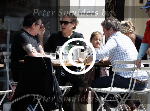 Amsterdam 15 juli 2016
Barry en Sandra Hay op terras met vrienden waaronder Ruben Nicolai en Regina Romeijn.
