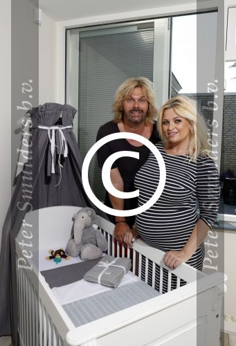 Wateringen 19 juli 2016 
Bobbi Eden ( zwanger ) met haar man Mark Laurenz in hun babykamer.