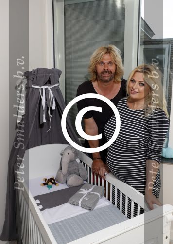 Wateringen 19 juli 2016 
Bobbi Eden ( zwanger ) met haar man Mark Laurenz in hun babykamer.