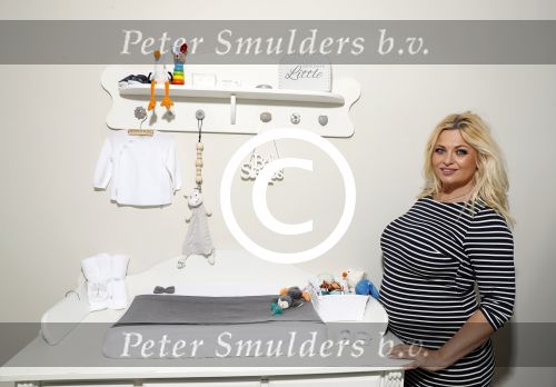 Wateringen 19 juli 2016 
Bobbi Eden ( zwanger ) met haar man Mark Laurenz in hun babykamer.
