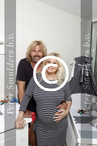 Wateringen 19 juli 2016 
Bobbi Eden ( zwanger ) met haar man Mark Laurenz in hun babykamer.