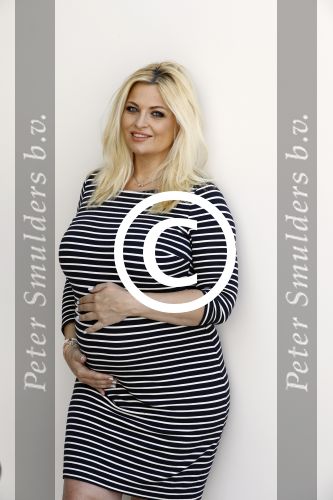 Wateringen 19 juli 2016 
Bobbi Eden ( zwanger ) met haar man Mark Laurenz in hun babykamer.