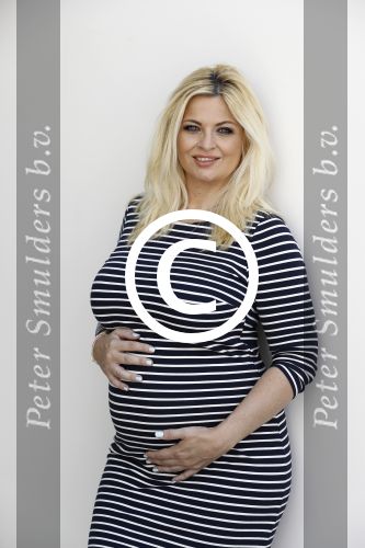 Wateringen 19 juli 2016 
Bobbi Eden ( zwanger ) met haar man Mark Laurenz in hun babykamer.