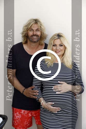 Wateringen 19 juli 2016 
Bobbi Eden ( zwanger ) met haar man Mark Laurenz in hun babykamer.