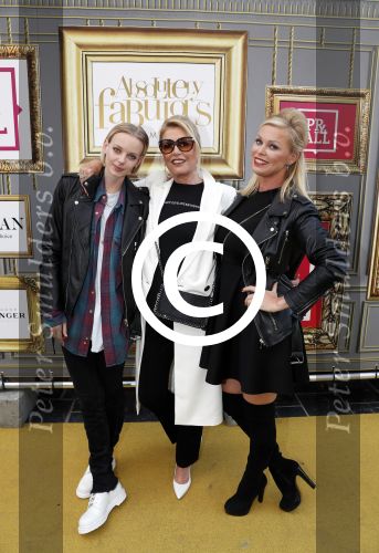 Amsterdam 13 juli 2016  
Premiere absolutely fabulous in Tuschinski. Bridget Maasland met moeder Elly en Dorith Mous
