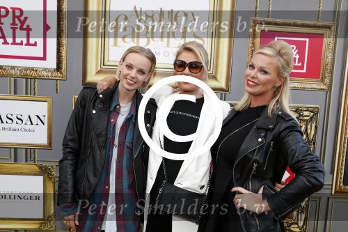 Amsterdam 13 juli 2016  
Premiere absolutely fabulous in Tuschinski. Bridget Maasland met moeder Elly en Dorith Mous