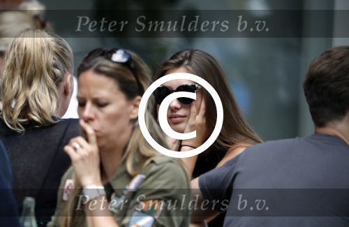 Amsterdam 12 juli 2016 
Chelsey Weimar op terras in Amsterdam zuid.