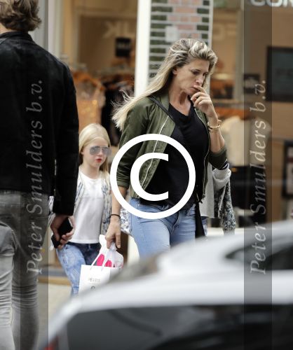 Amsterdam 1 juli 2016 
Danielle Oerlemans Overgaag met kids op de cornelis schuytstraat