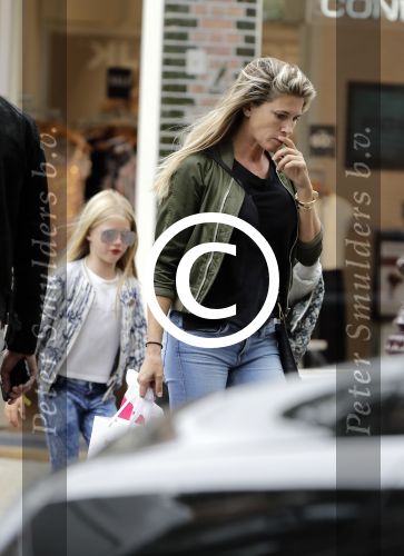 Amsterdam 1 juli 2016 
Danielle Oerlemans Overgaag met kids op de cornelis schuytstraat