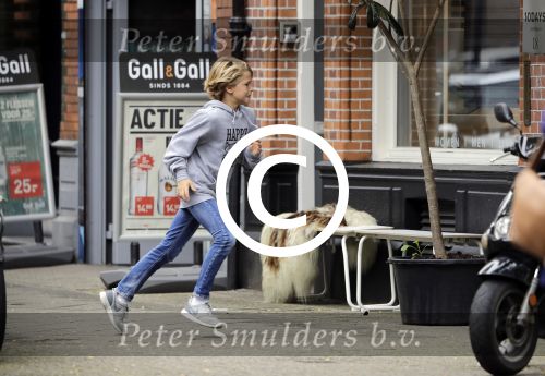 Amsterdam 1 juli 2016 
Danielle Oerlemans Overgaag met kids op de cornelis schuytstraat