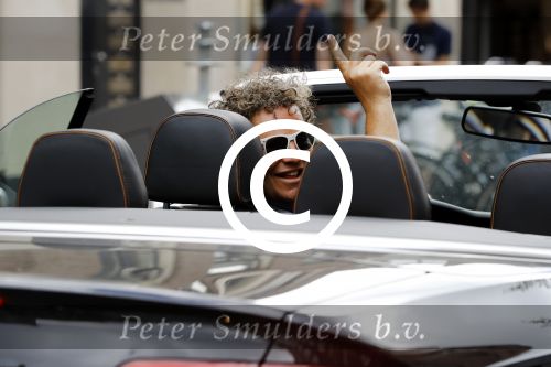 Amsterdam 17 juli 2016  
Dirk Zeelenberg in zijn audi cabrio in amsterdam zuid.