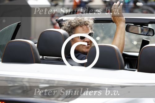 Amsterdam 17 juli 2016  
Dirk Zeelenberg in zijn audi cabrio in amsterdam zuid.