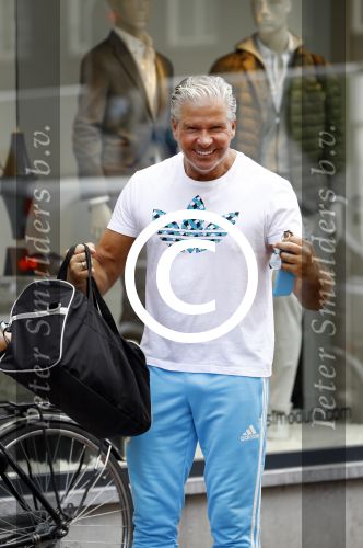 Amsterdam 20 juli 2016
Dries Roelvink in sportoutfit op de pc hooftstraat