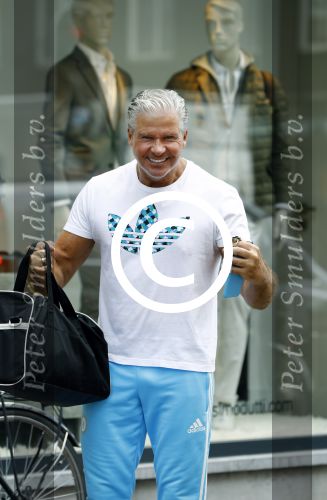 Amsterdam 20 juli 2016
Dries Roelvink in sportoutfit op de pc hooftstraat