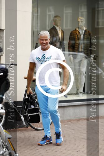 Amsterdam 20 juli 2016
Dries Roelvink in sportoutfit op de pc hooftstraat