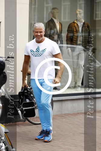 Amsterdam 20 juli 2016
Dries Roelvink in sportoutfit op de pc hooftstraat