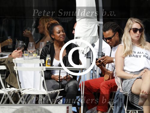 Amsterdam 17 juli 2016 
Edgar davids op terras met verschillende dames.