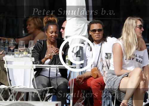 Amsterdam 17 juli 2016 
Edgar davids op terras met verschillende dames.