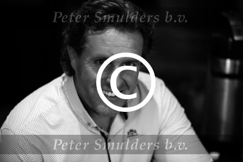 Den Haag 19 juni 2016
Opnames film Ron Goossens met rollen voor Tim haars Bo Maerten Chris Zegers Waldemar Torenstra Medina Schuurman en Birgit Schuurman. Steffen Gaars en Flip v d Kuil zijn de regisseurs. Opnames vinden plaats bij Pathe Den Haag.