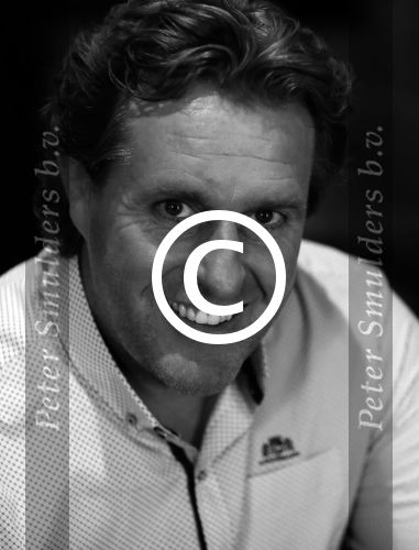 Den Haag 19 juni 2016
Opnames film Ron Goossens met rollen voor Tim haars Bo Maerten Chris Zegers Waldemar Torenstra Medina Schuurman en Birgit Schuurman. Steffen Gaars en Flip v d Kuil zijn de regisseurs. Opnames vinden plaats bij Pathe Den Haag.