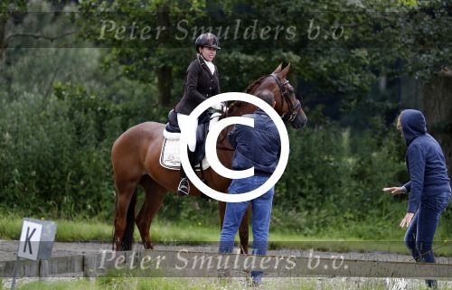 Aerdenhout 2 juli 2016
Esther de Graaf doet mee aan concours voor 5 en 6 jarigen in Aerdenhout.