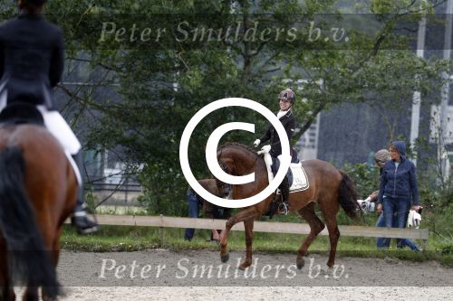 Aerdenhout 2 juli 2016
Esther de Graaf doet mee aan concours voor 5 en 6 jarigen in Aerdenhout.