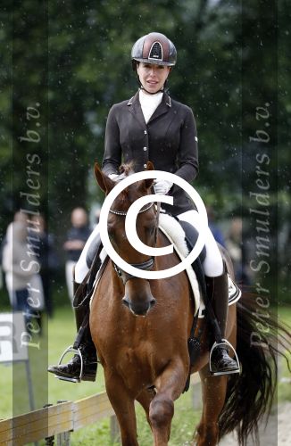 Aerdenhout 2 juli 2016
Esther de Graaf doet mee aan concours voor 5 en 6 jarigen in Aerdenhout.
